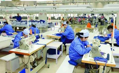 2020年，服装小工厂与国艺教培小帮手的双赢逆袭之道