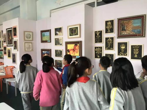 四小艺象 在童真与艺术之间搭建桥梁——观“四小艺象”画展有感